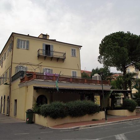 Casa Azzurro Pervinca By Holiday World Apartment Finale Ligure Exterior photo